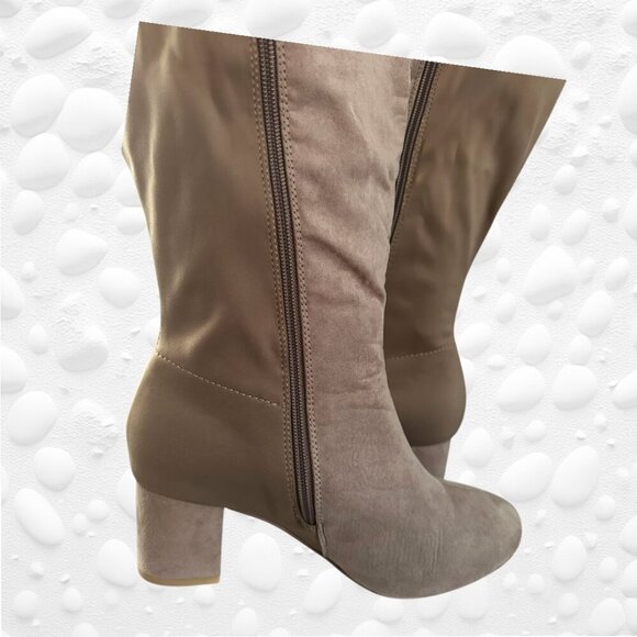 👢PENN Extra Wide Width, Tall Faux Suede Boot with Stretch Calf - NWT Size 7WW👢 - Picture 2 of 12